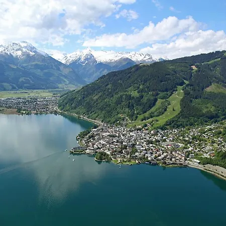 Zeller & Centre Zell am See